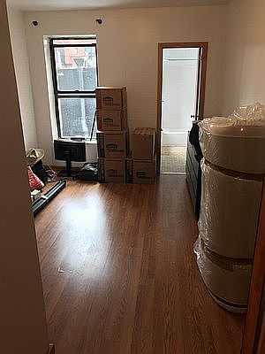 3rd image of 401 E 118th St #4