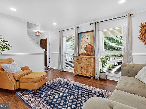 4th image of 18687 Drummond Pl