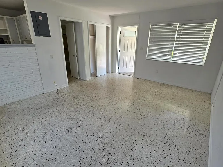 1216 Cabana Rd #1-A — Photo 2