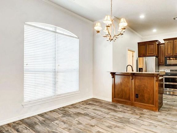 4th image of 3100 Loren Dr