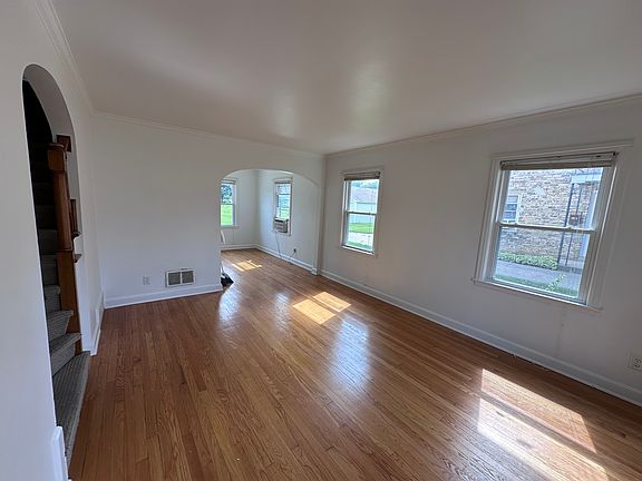 2nd image of 8405 W Hawthorne Ave