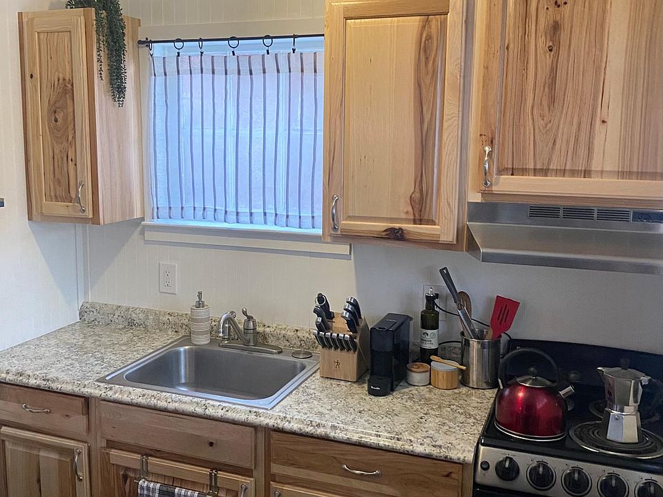 kitchen with fridge/freezer, stove