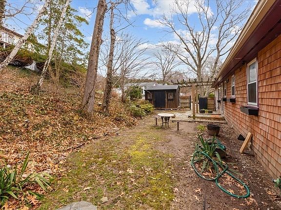 5th image of 15 Clearwater Dr