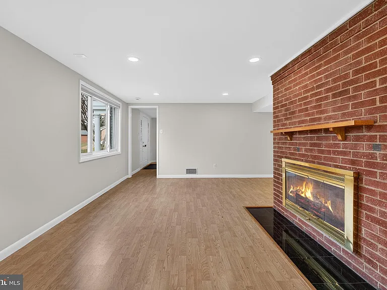 7507 Murillo St — Photo 14