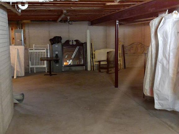 2nd image of 8270 Claridge Ct