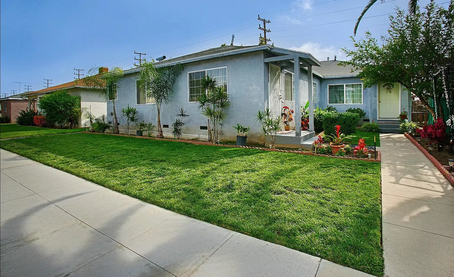 2 bed, 800 sqft, $4,000 — Photo 1