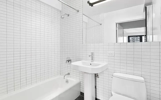 Rented by Manhattan Realty Group | media 8