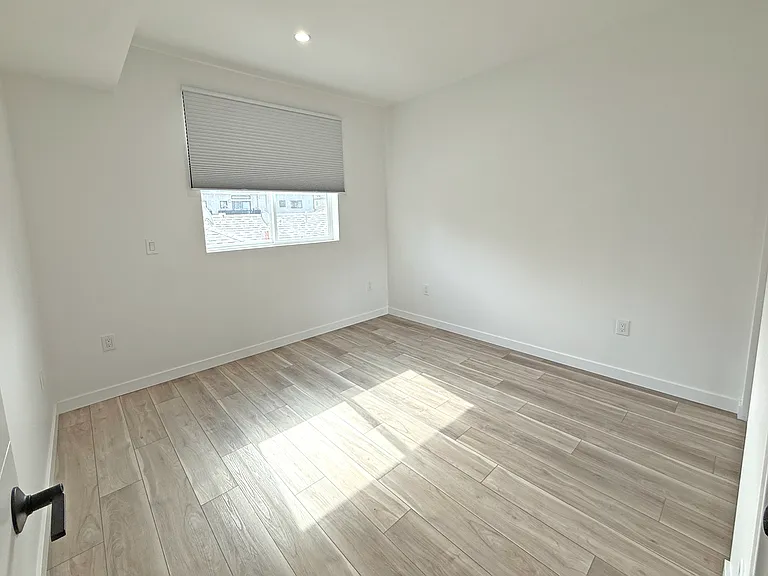 10934 Peach Grove St #201 — Photo 89