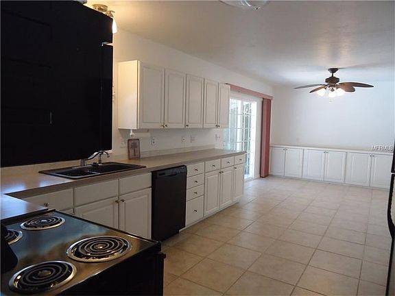 5th image of 60 Village Cir