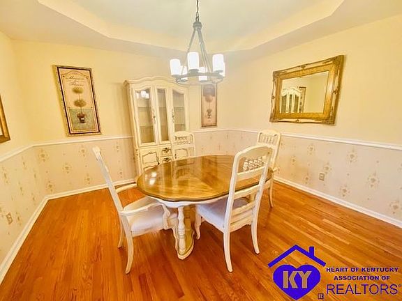 3rd image of 103 Hillview Dr