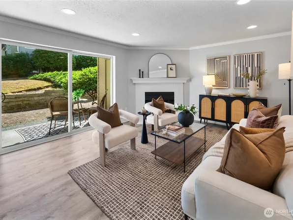 12020 100th Avenue NE #M103, Kirkland, WA 98034