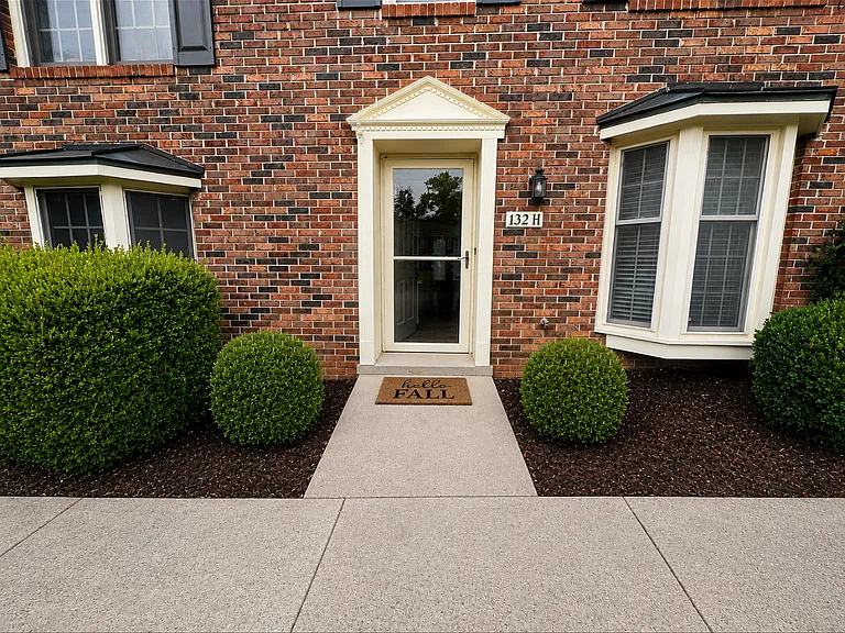132 Durwood Rd #H — Photo 1