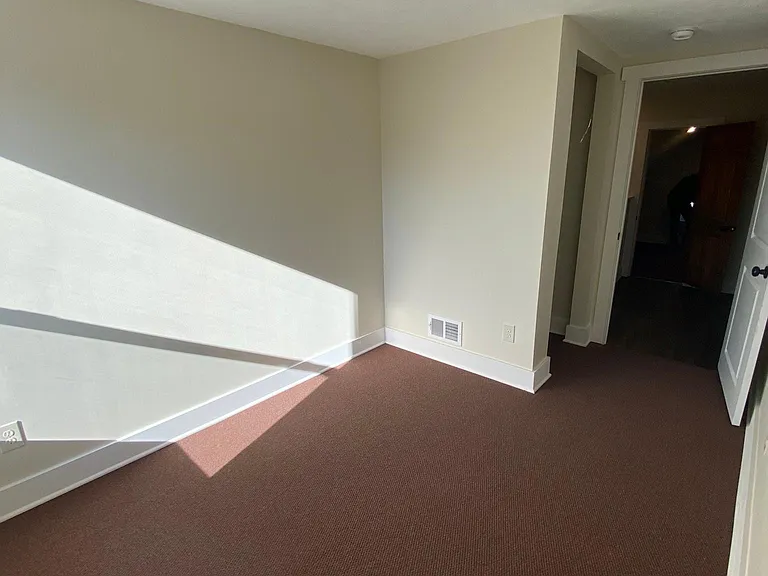 1574 Forrest Ave NE — Photo 23