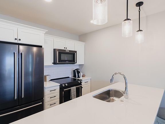 2nd image of 800 Whitwam Dr #1 & 1a