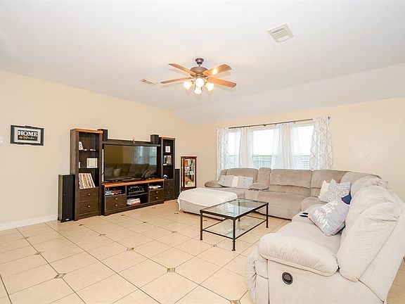 5th image of 19754 Summerlin Dr