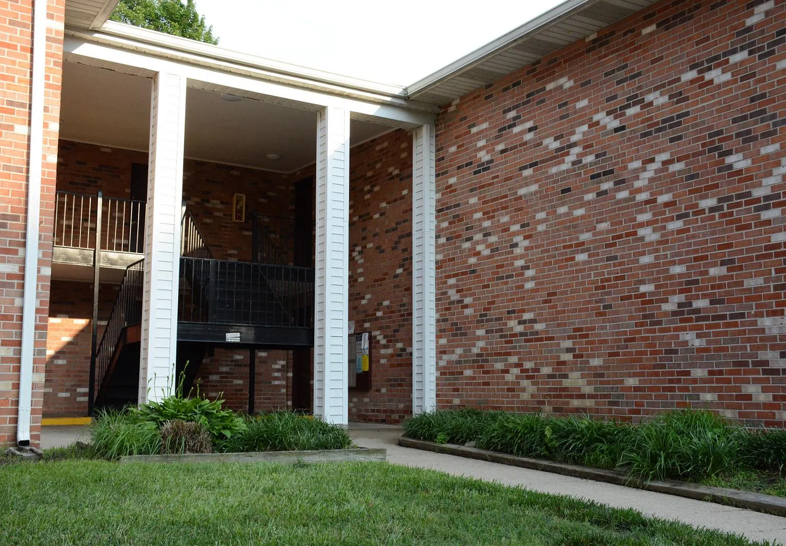 2 bed, 932 sqft, $2,200 — Photo 3