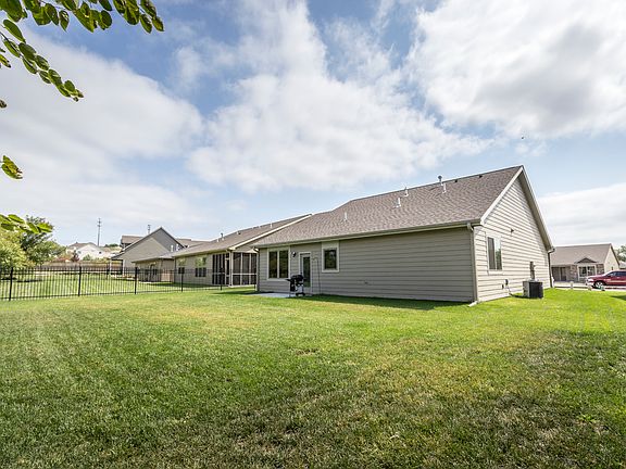 3rd image of 2213 Buckner Dr