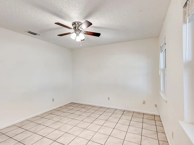 2404 Andover Dr — Photo 19