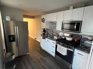 542 Weiser St, Reading, PA 19601