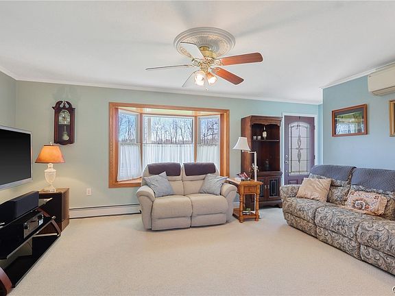 4th image of 9883 Oneil Rd