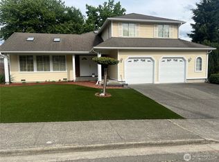 242 Oakesdale Ave SW, Renton, WA 98057