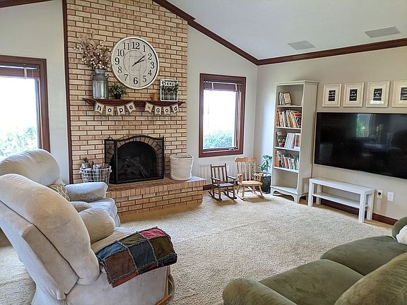 Living room w/ gas fireplace
