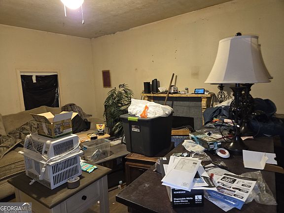 5th image of 206 Edwards St
