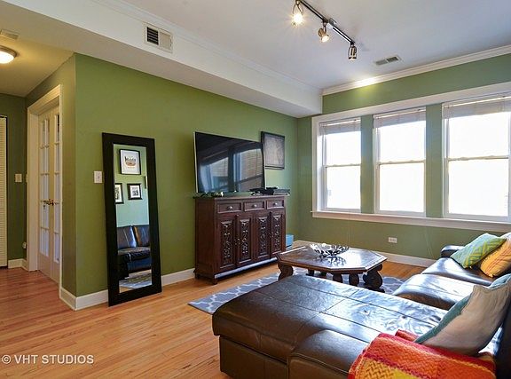 3rd image of 4027 N Mozart St #3