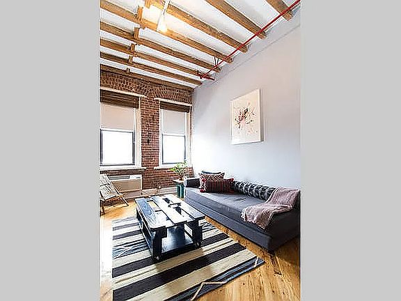 3rd image of 101 Sutton St #118