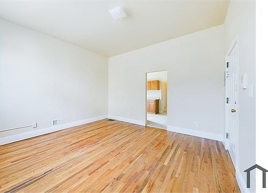 4th image of 413 Dodd St APT 1