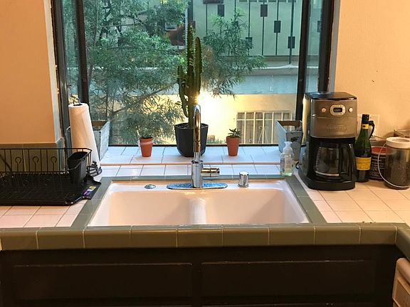 5th image of 1440 N Fairfax Ave APT 110