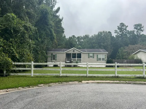 525 Wild Heron Dr, Midway, GA 31320