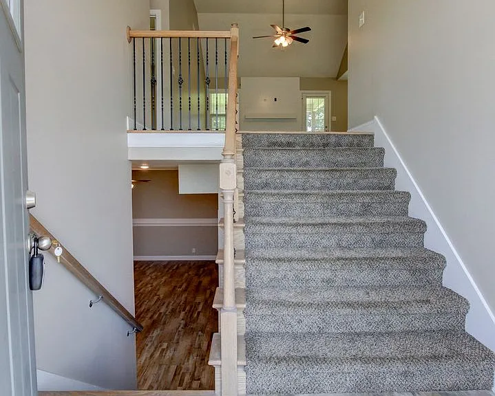 1121 Cardinal Creek Dr — Photo 3