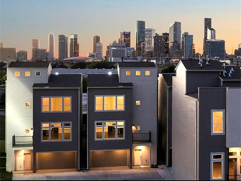 1310 Roberts St — Photo 30