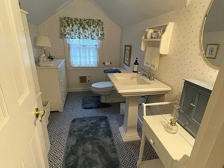2nd floor half bath