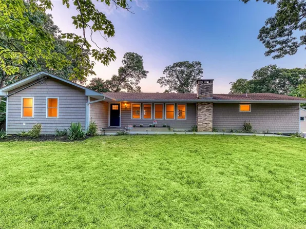 47 Laurelton Avenue, Selden, NY 11784