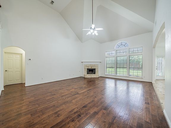 5th image of 307 Dover Heights Trl