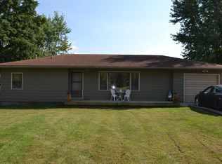 220 E North St, Lacona, IA 50139