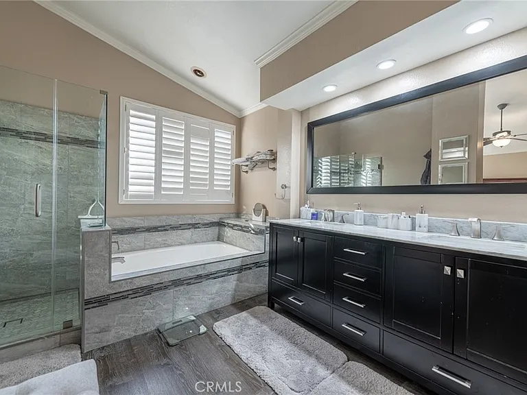 10 Valley Crest Rd — Photo 28