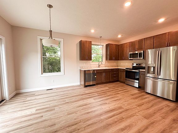 3rd image of 1801 N Sandal Wood Dr
