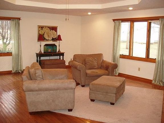 4th image of 7481 N Farm Road 129