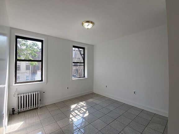 5th image of 225 W 15th St #2
