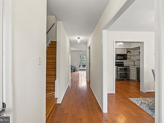 2nd image of 889 Azalea Dr Unit 23