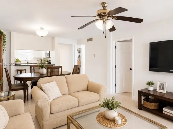 19771 SW 114th Ave APT 126, Miami, FL 33157