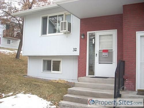 2nd image of 2200 Garland Dr APT 32