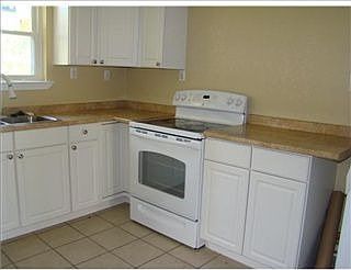 4th image of 4844 Camelot Dr