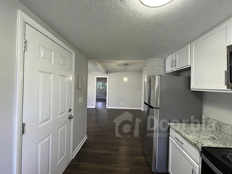 6339 Kimberly Ln — Photo 2