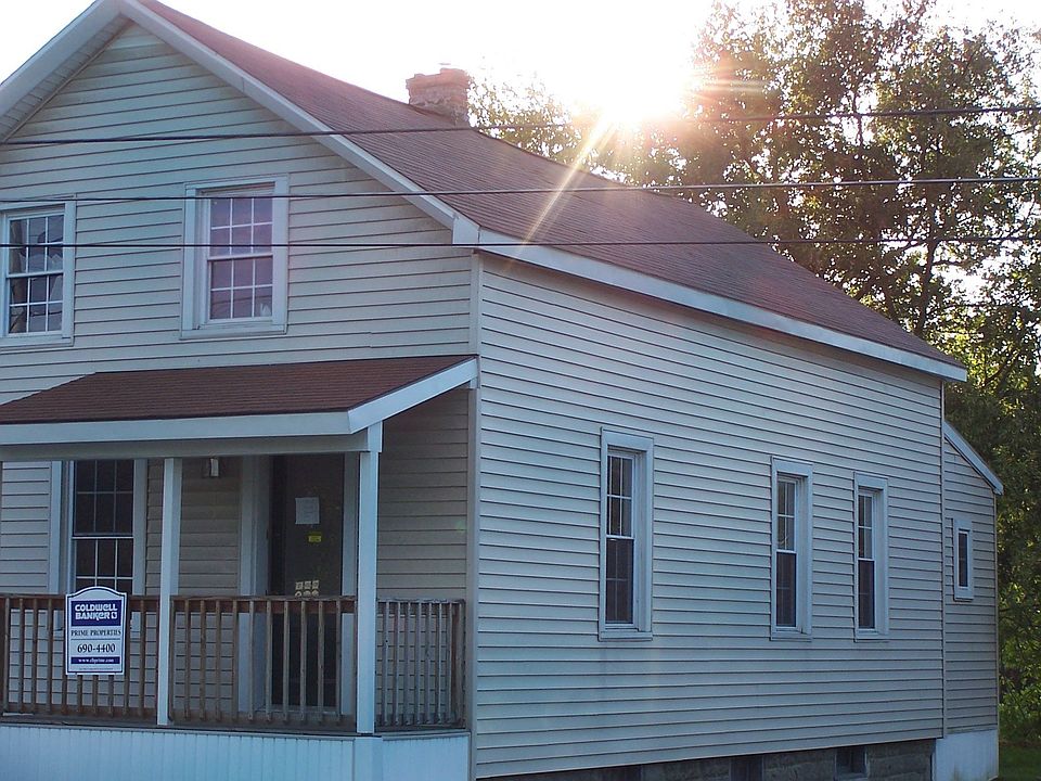 Welcome to 96 Cohoes Rd.