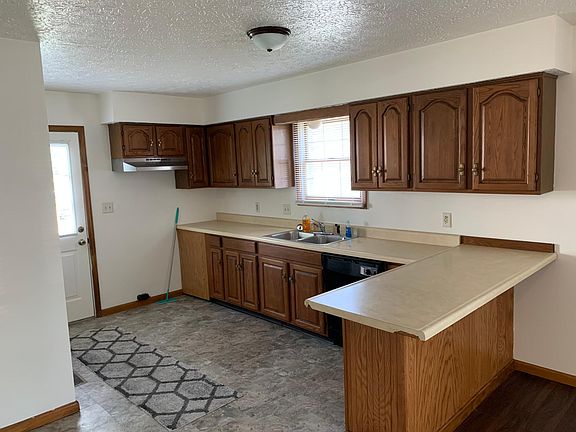 2nd image of 86 E Franklin Ave