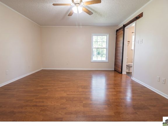 3rd image of 616 Manning Dr